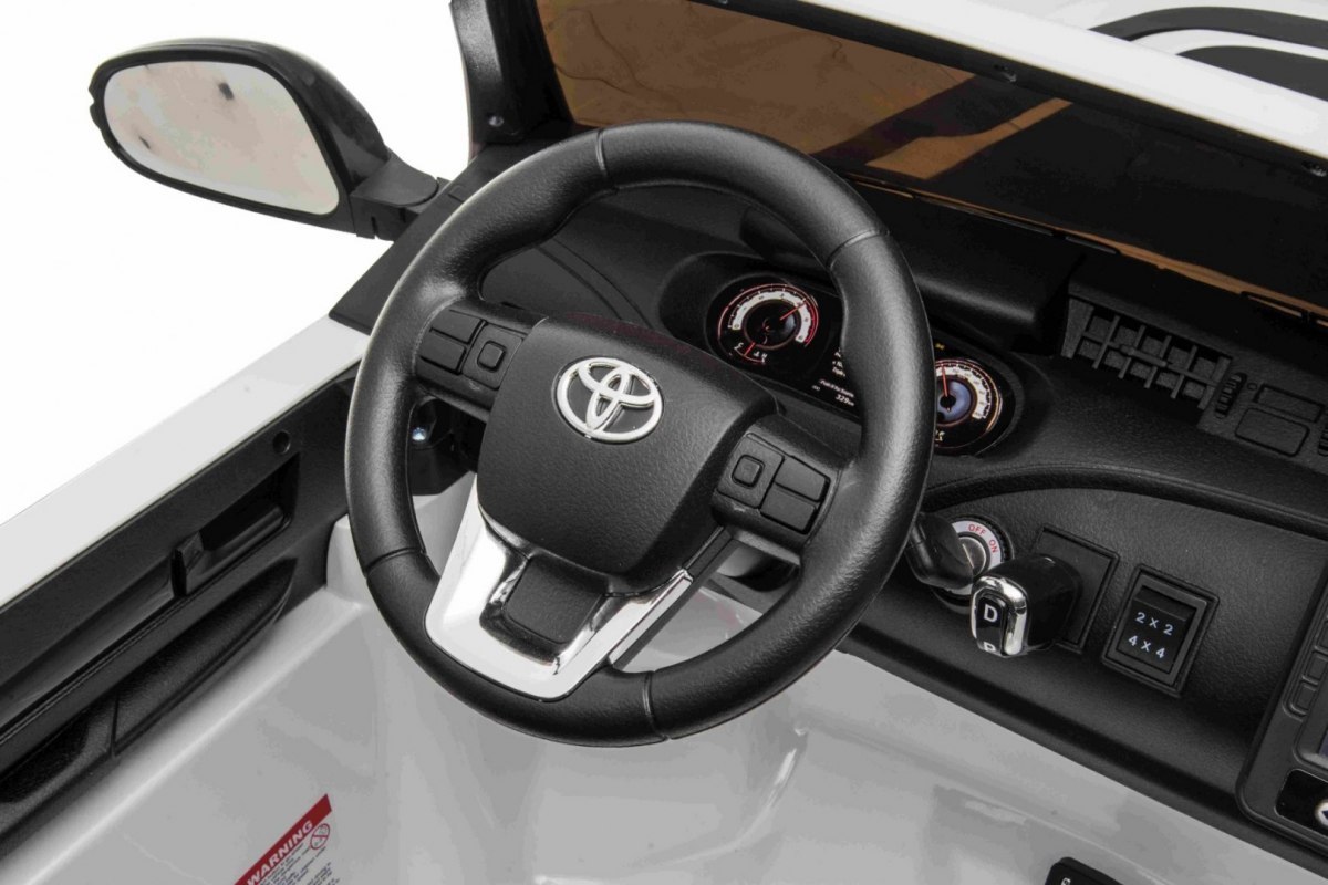 Pojazd Toyota Hillux Biała