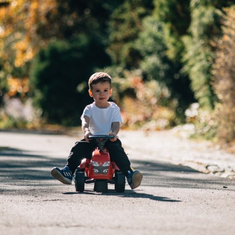 FALK Traktorek Baby Massey Ferguson Czerwony z Przyczepką + akc. Od 12 Miesięcy