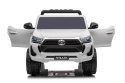 Toyota Hilux na akumulator dla dzieci Biały Pickup + Napęd 4x4 + Pilot + 2 bagażniki