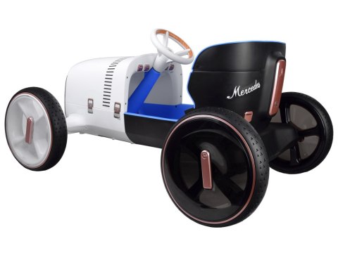 Autko elektryczne Mercedes futuro pasado PA0290