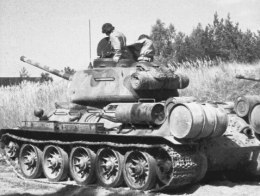 ITALERI Russian Tank T 3 4/85 Italeri