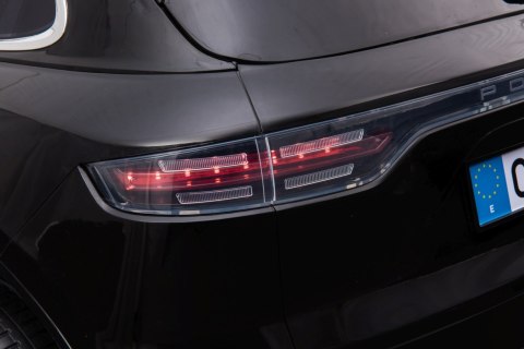 Porsche Cayenne S na akumulator dla dzieci Lakier Czarny + Pilot + Wolny START + EVA + Audio LED