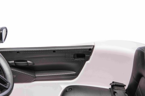 Pojazd Porsche Spyder RS 718 Biały sportowy samochód