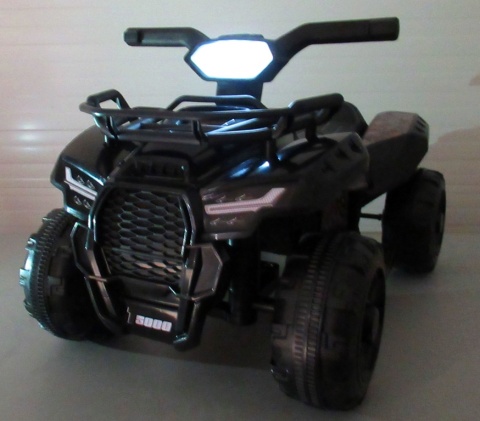 Quad J8AAA czarny na akumulator, quady dla dzieci muzyka światło