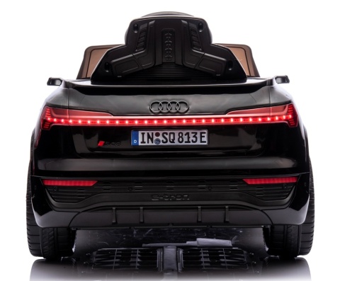 AUDI SQ8 CZARNY Auto na akumulator, Pilot, Światła, Muzyka, Skóra, koła EVA