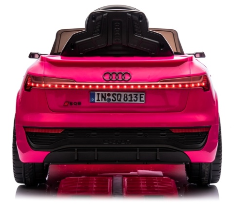 AUDI SQ8 RÓŻOWY Auto na akumulator, Pilot, Światła, Muzyka, Skóra, koła EVA