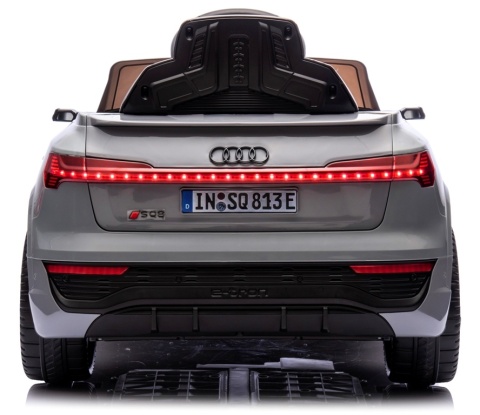 AUDI SQ8 SREBRNY Auto na akumulator, Pilot, Światła, Muzyka, Skóra, koła EVA