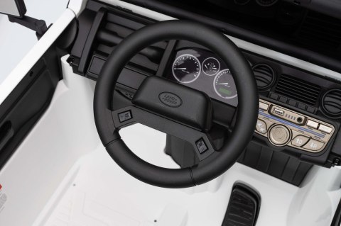 Pojazd Land Rover Defender 110 SVX Concept Biały