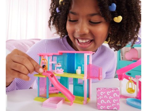 Mattel Mini BarbieLand Domek dla lalek + lalka i pupil + akcesoria ZA6039