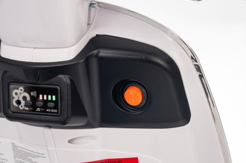 Pojazd Skuter Vespa ROMA Biały motorek dla dziecka