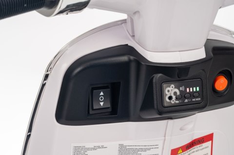 Pojazd Skuter Vespa ROMA Biały motorek dla dziecka