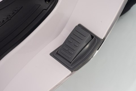 Pojazd Skuter Vespa ROMA Biały motorek dla dziecka