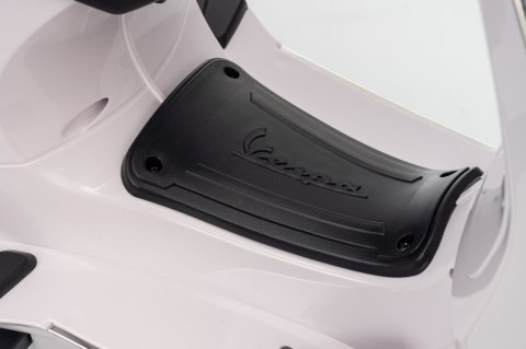 Pojazd Skuter Vespa ROMA Biały motorek dla dziecka