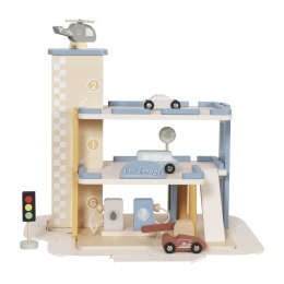 Garaż drewniany parking samochodowy piętrowy stacja benzynowa