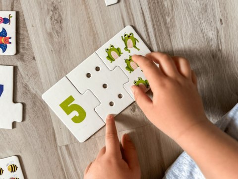 Kapitan Nauka Puzzle sensoryczne Cyferki - dotykam, układam i uczę się ZA6085
