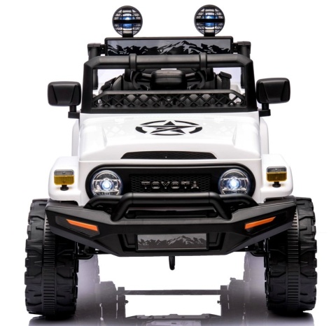 Autko na akumulator Toyota FJ Cruiser BIAŁY, 4x4, Fotelik z ekoskóry, pilot, koła EVA