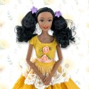 WOOPIE ROYAL Lalka Emi 32 cm Modny Strój i Piękne Czarne Włosy