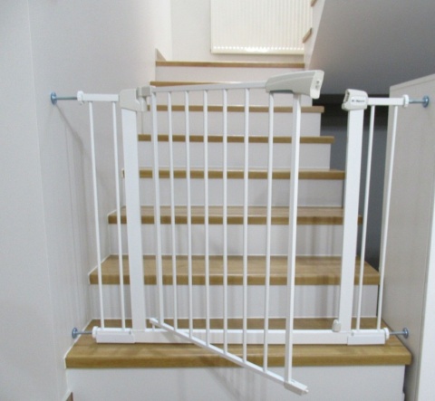 BRAMKA ZABEZPIECZAJĄCA S2 BIAŁA na schody, drzwi 79-105 cm rozporowa ochronna