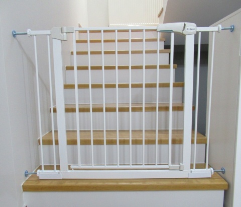 BRAMKA ZABEZPIECZAJĄCA S2 BIAŁA na schody, drzwi 79-105 cm rozporowa ochronna