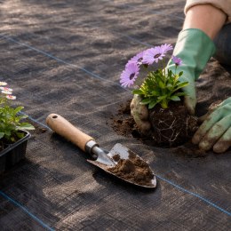 Agrowłóknina czarna agrotkanina UV 90g mata antychwastowa 1,1x50m kołki MulltiGarden
