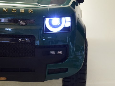 Autko na akumulator dla dzieci na licencji Land Rover Defender 4x4 PA0343